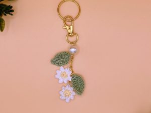 Crochet Daisy bag charm with faux pearl